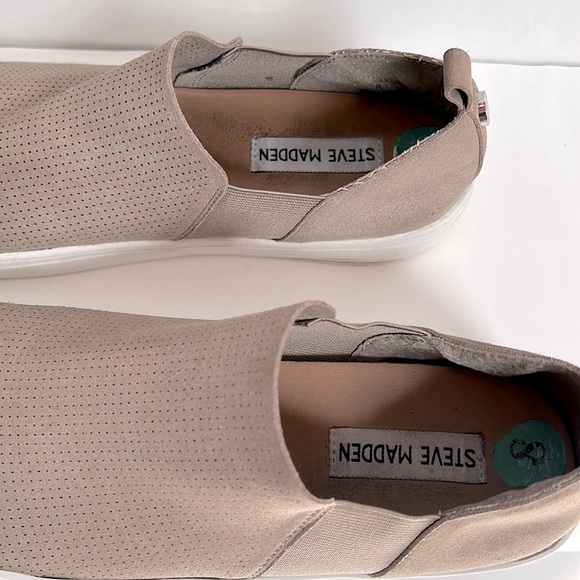 STEVE MADDEN JANZEN  suede slip on sneakers size 8 - Picture 2 of 4